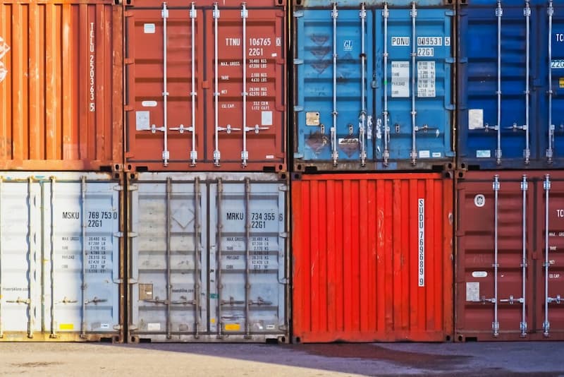 Thị trường mua bán container cũ giá sắt vụn